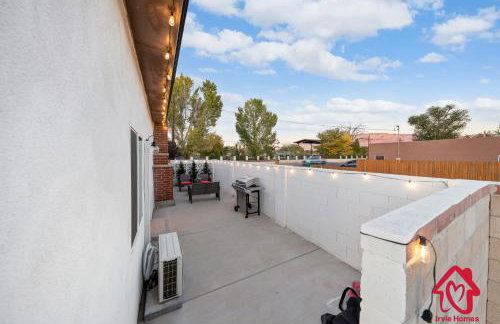 ValleyVibe: Modern Comfort in North Valley - an Irvie Home - Foto 30