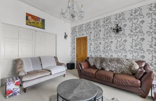 Sleeps 7 Large 4 Bed Town House for Contractors & Families & Friends in Great Central Location - Foto 14