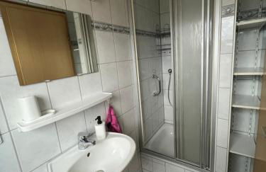 Einzelzimmer mit privatem Bad nähe Ulmer Donautal - ideal für Geschäftsreisen - Foto 13