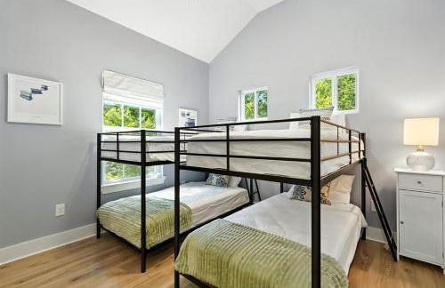 Luxe 2023NewBuild Entire home with 3BR 7BDs Ideal for Long Winter Stays, Outdoor, Central - Foto 20