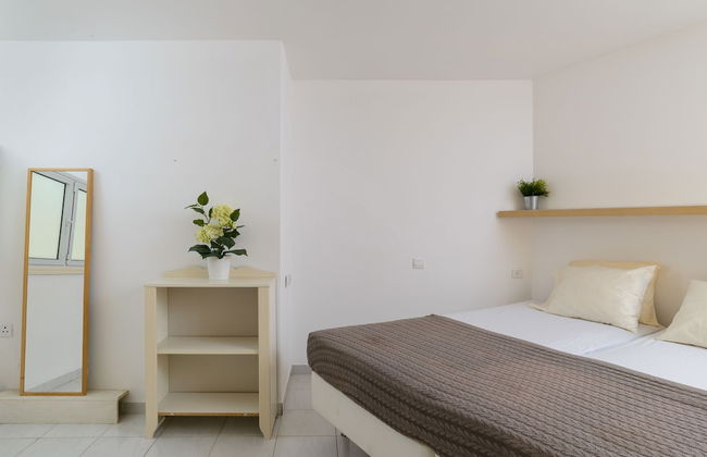 3BR Apt Steps from Sea W Parking - Foto 5