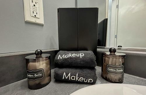 West Loop - City Views With In & Out Parking 1 - Photo 60