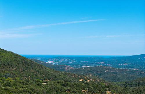 Mas provençal avec piscine chauffée, tennis, pétanque, vue mer, 20 min St Tropez - Foto 31