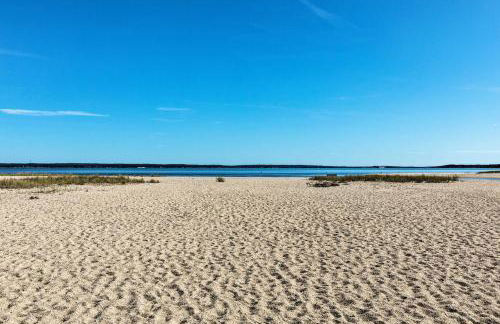 Southold Cottage with Patio and Grill - Walk to Beach! - Foto 25