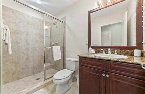 Lux Home with Rooftop & Elevator 2mi to Beach - Foto 18