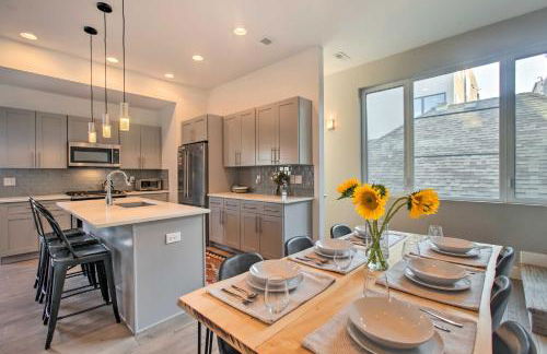 Modern Denver Townhome with Rooftop Terrace! - Foto 11