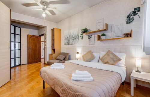 The Elegant Penthouse - Ampio Attico con Posto Auto - Foto 23