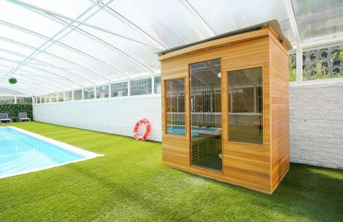 Rent My Spa Home with swimming pool, hottub and sauna - Foto 8
