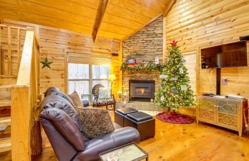 Hot Tub and Fire Pit Wooded Cabin Near DeSoto Park! - Foto 9