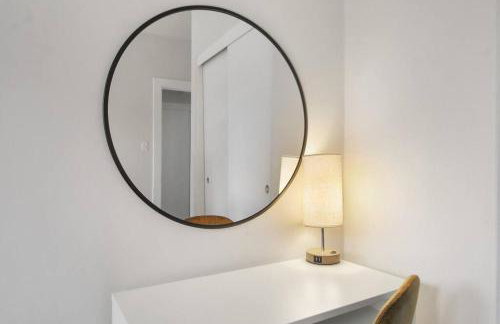 Sleek & Functional 2-Bedroom Apt - Hyde Park 405 - Photo 19