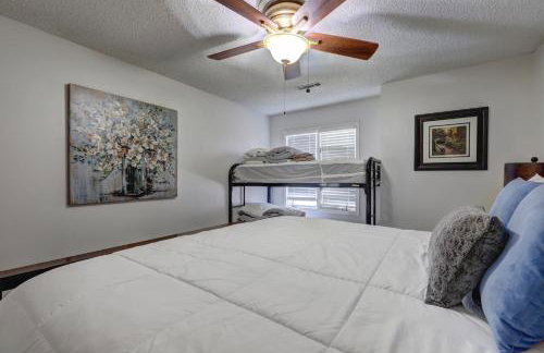 Lakefront Stillwaters Villa with Deck and Private Dock - Foto 26