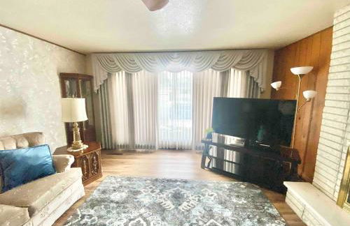 Roomy Midtown Home-Large and Central to Everything - Foto 43