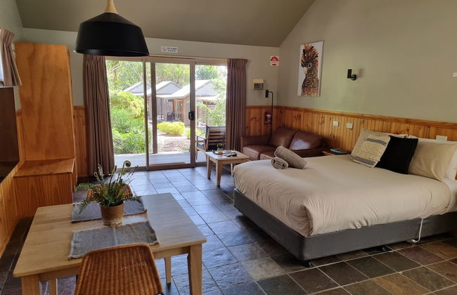 D'Altons Studios - Photo 12