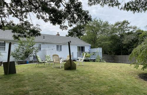 A Cozy Cape house steps to Restaurants & Beaches ~1.4 miles down scenic roads - Foto 27