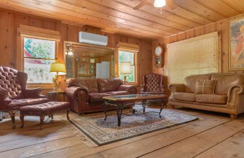 Cozy Riverfront Cabin Just Steps to the Russian River with Beach Access & Wood Stove - Foto 33