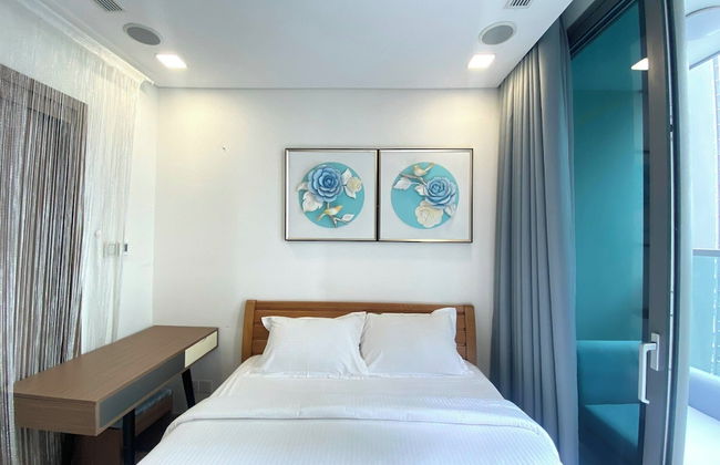 Landmark 81 Luxury- Lyshing Apartment - Photo 1