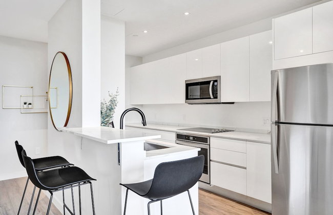 Design District Suites - Photo 62