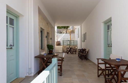 Monachofolitses - Photo 12