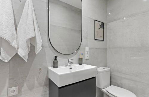 Picasso, para 6 personas, espacioso piso de diseño - Foto 10