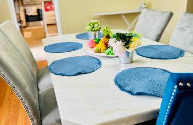 East Riverdale Enchanting 4 bedroom with 2 full bathrooms - Foto 8