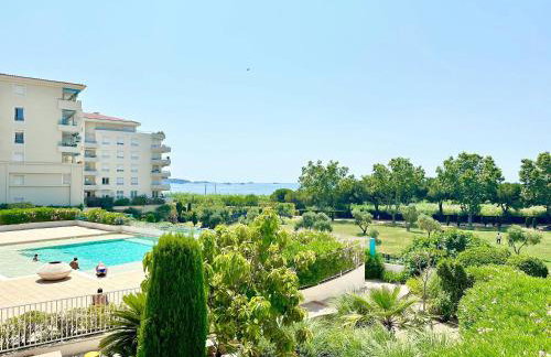 2Bed Seaview swimming pool beach on footparking - Foto 4