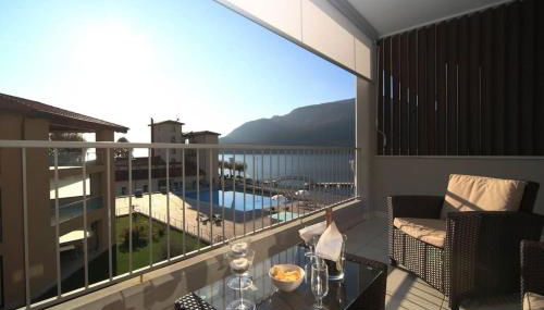 2 bedroom Lake Maggiore apartment with pool - Foto 4