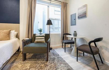 Landing Modern Studio Rooftop Lounge - Foto 2