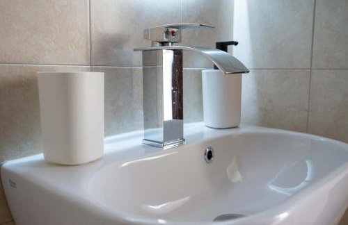 Sunlit Terrace 3BR Apartment - Tavros by ΜΡS - Foto 20