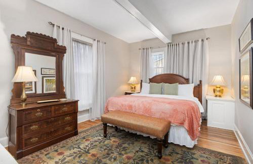 City Park Charm - Vintage Home with Modern Comforts - Foto 53