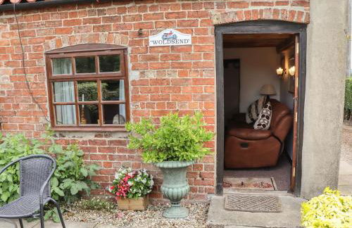 Woldsend Cottage - Photo 2