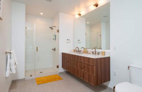 Back-Bay Lux Central 2BR Condo with Rooftop and Parking - Foto 35