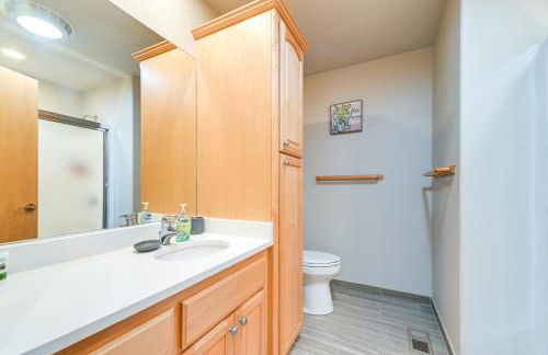 Vineyard Farmhouse in Oakland with Hot Tub! - Foto 16