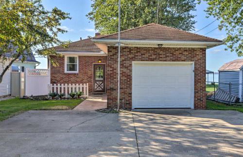 Lakefront Cottage with Fishing and Private Yard! - Foto 1