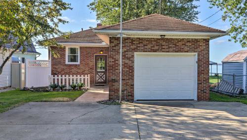 Lakefront Cottage with Fishing and Private Yard! - Foto 1