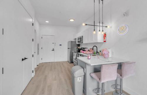 Pink Heaven Indoor Pool, FREE Parking, Near NYC - Foto 8