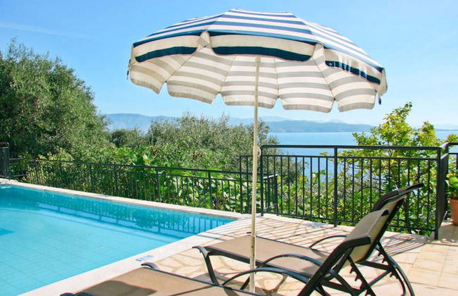 Villa Kerkyroula Large Private Pool Walk to Beach Sea Views A C Wifi Car Not Required - 1972 - Foto 15