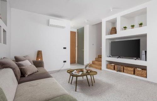 Villa 2 with Pool Soline, Krk, 280 m from beach, by 4Villas - Foto 50