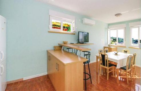 Nice Apartment In Drvenik Mali - Foto 19