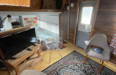 Updated houseboat on the river! - Foto 6