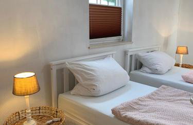 Ferienwohnung Nähe Edersee 1 Schlafzimmer, Garten, Parkplatz - Wohnung 2 von 3 - Photo 1