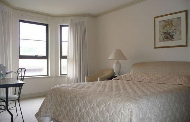 City Escape 2BD in Adelaides East End 2 - Photo 3