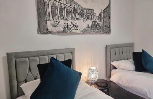 Cute Cottage in Egham Heathrow- 7 Guests 3 bedrooms - Foto 11