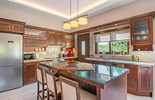 Zissis Villa & pool 5min drive to beach - Foto 8