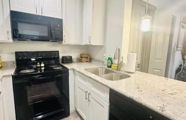 Trendy Midtown Apartment - Foto 12