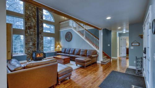 Lodge Style Living Spacious 5BR Reunion Getaway - Foto 3