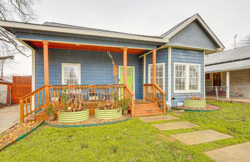 Artsy Bungalow with Yard in Dtwn San Antonio - Foto 2