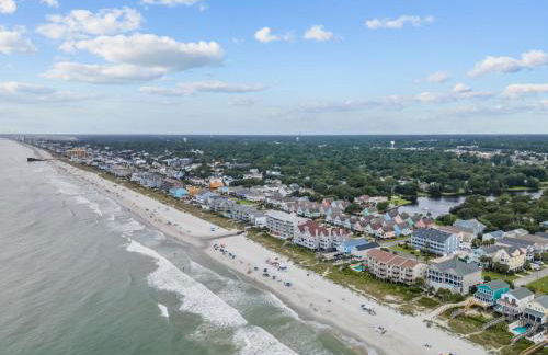 Newly Renovated Condo with Beach access steps away - Foto 52