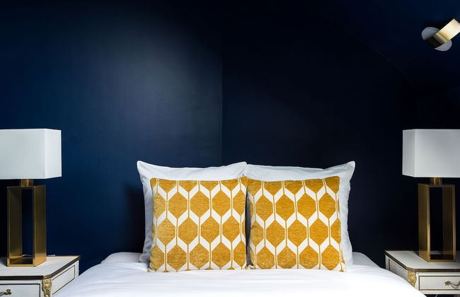 Luxury 2 Bedroom Duplex - Beautiful Monument View - Photo 10