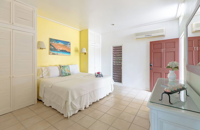 Fort Recovery Beachfront Villa & Suites Hotel - Photo 36