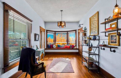 Historic Charm: Spacious 4BR Retreat Sleeps 11 - Holiday Home - Foto 1